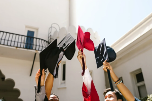 Read more about the article 40+ Wise and Hilarious Graduation Cap Quotes for Your Big Day