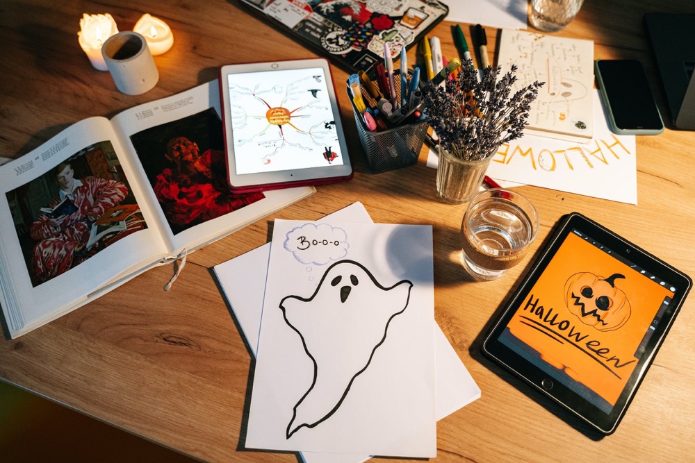 You are currently viewing 24 Halloween Paper Crafts That Will Keep Your Kids entertained for Hours