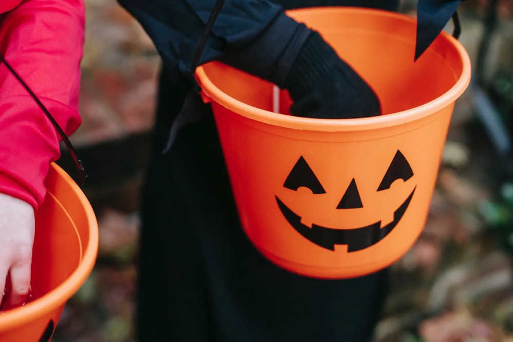 You are currently viewing 12 Halloween Treat Bags That Will Up Your Trick-or-Treat Game