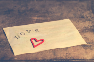 Read more about the article How to Write a Love Letter- Tips and Tricks to Write a Meaningful Love Letter