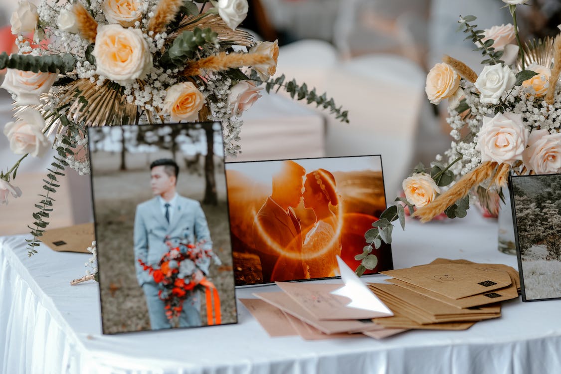 You are currently viewing 15 Thoughtful Wedding Day Gifts for Groom 
