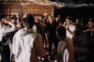 Read more about the article 18 Backyard Graduation Party Ideas to Impress Your Guests