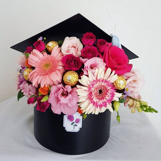 graduation cap centerpiece