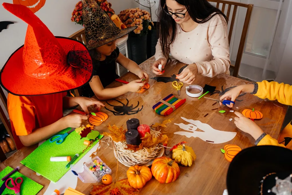 You are currently viewing 13 Creative Activities You Can Do with Pumpkins for Kids During Halloween