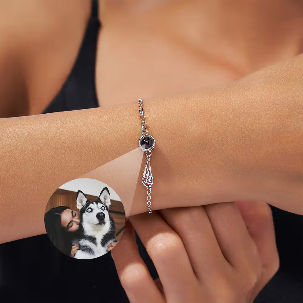 angel-wing projection bracelet
